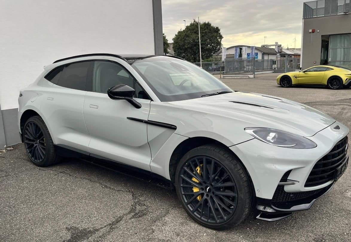 Aston Martin DBX — 2