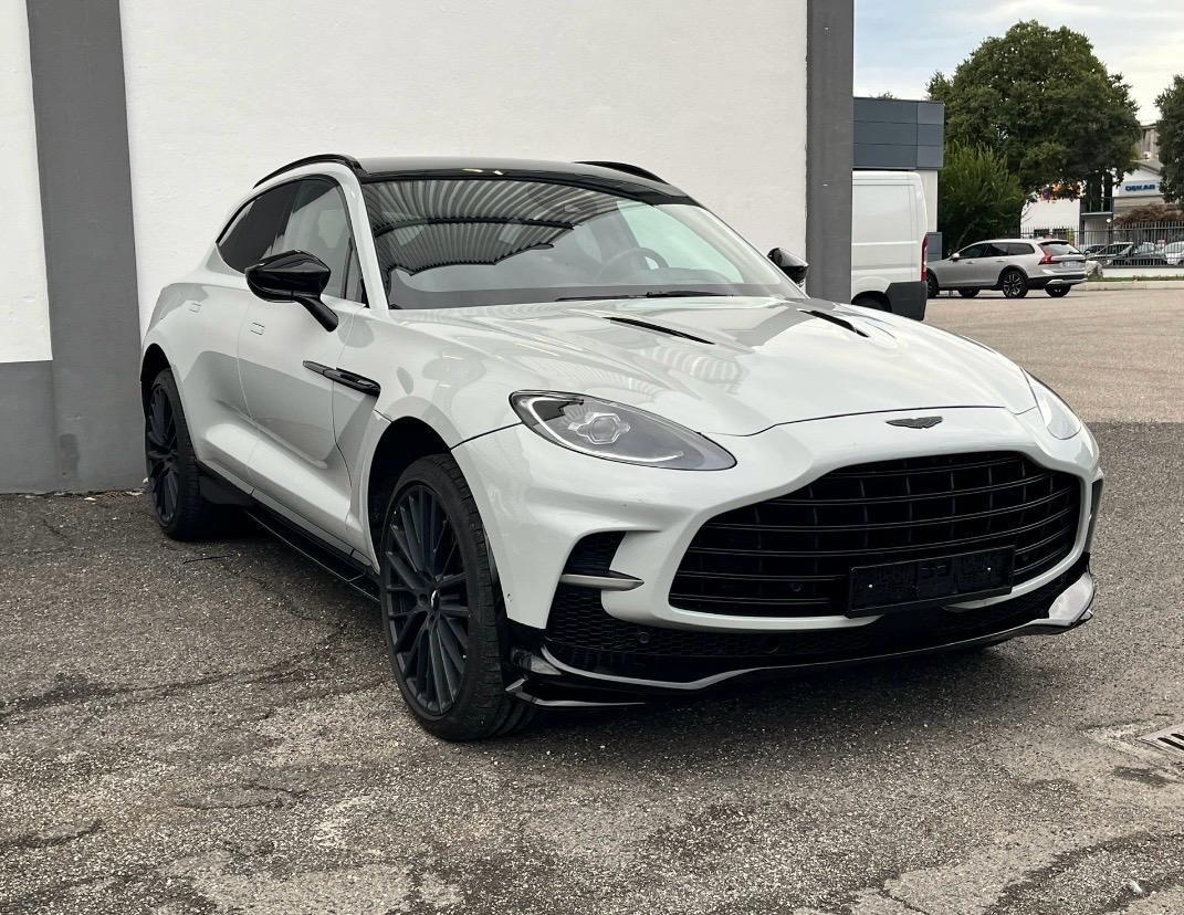 Aston Martin DBX