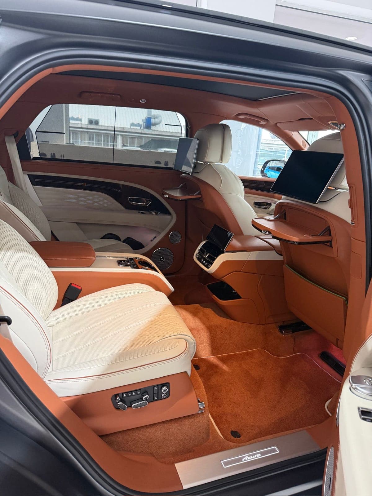 Bentley Bentayga — 8