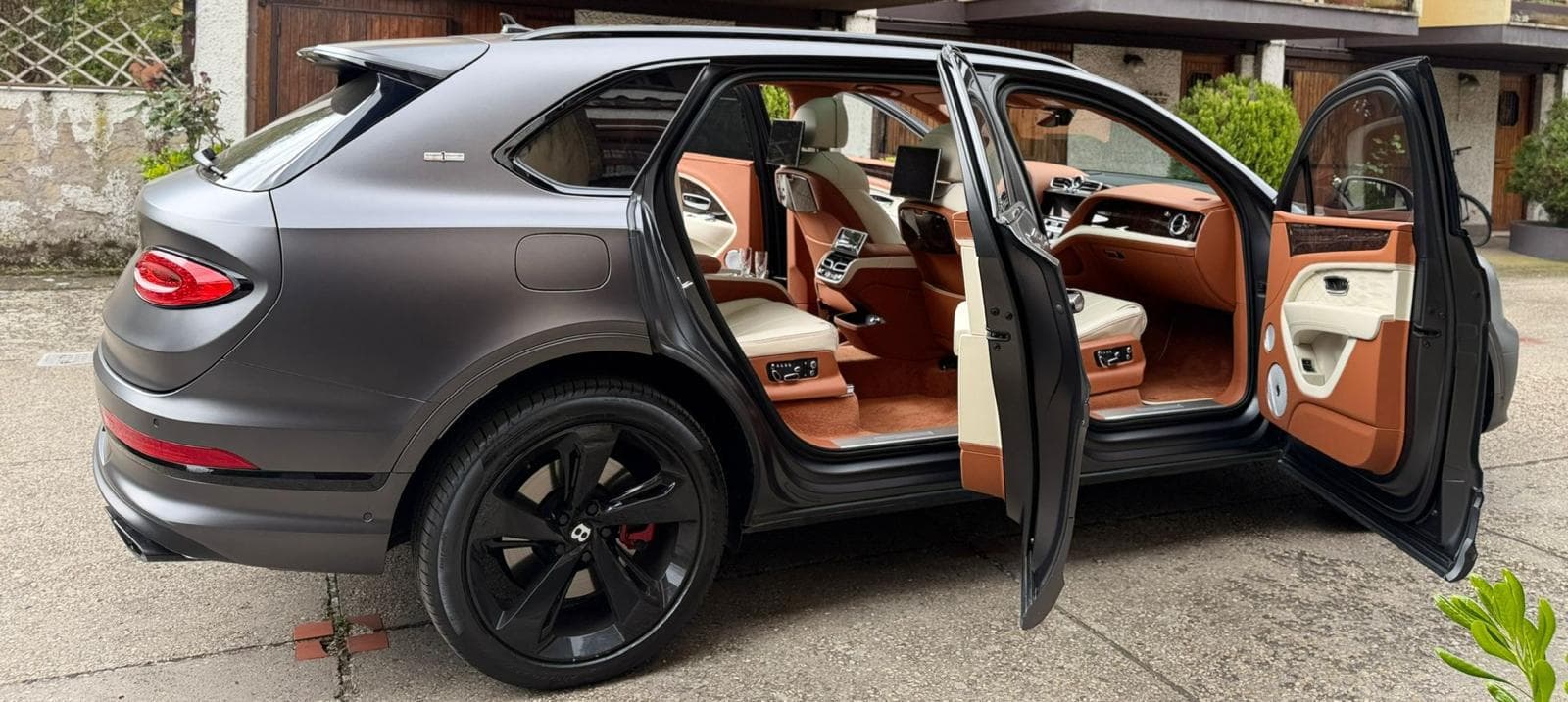 Bentley Bentayga — 6