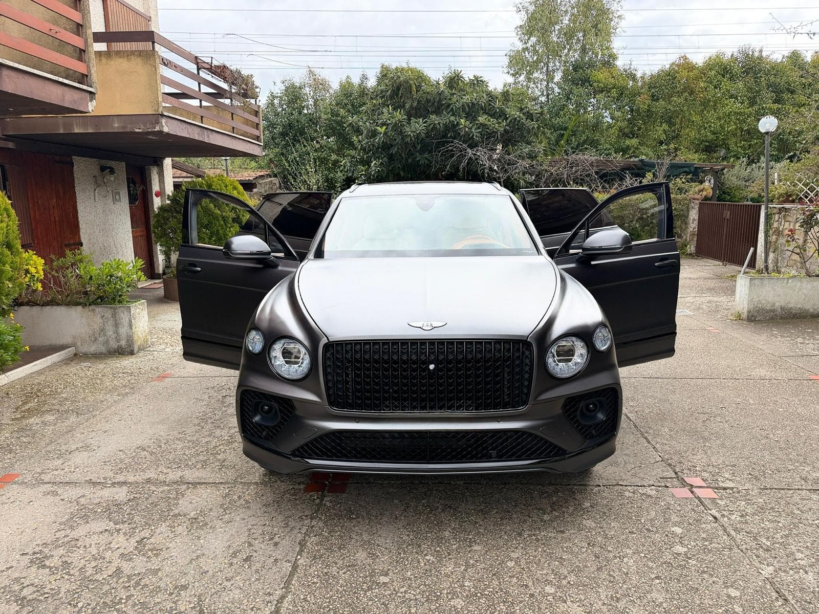 Bentley Bentayga — 8