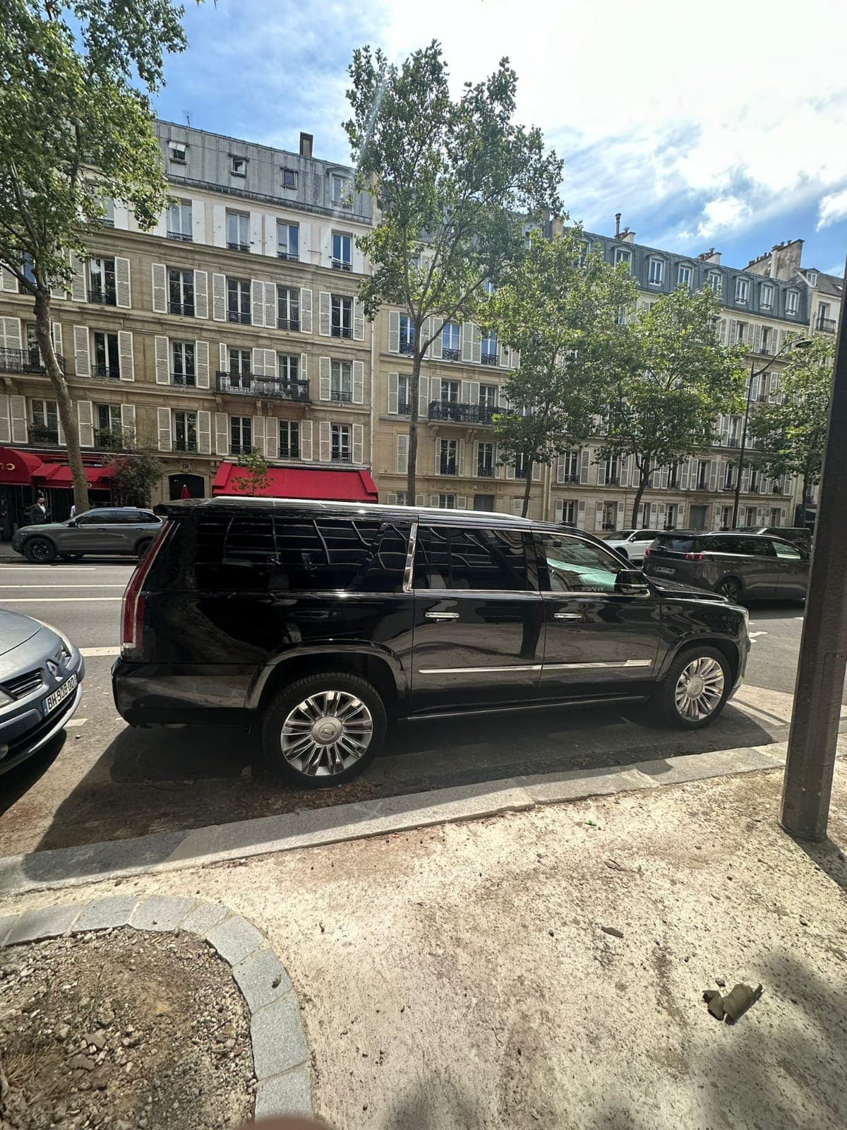 Cadillac Escalade ESV — 1