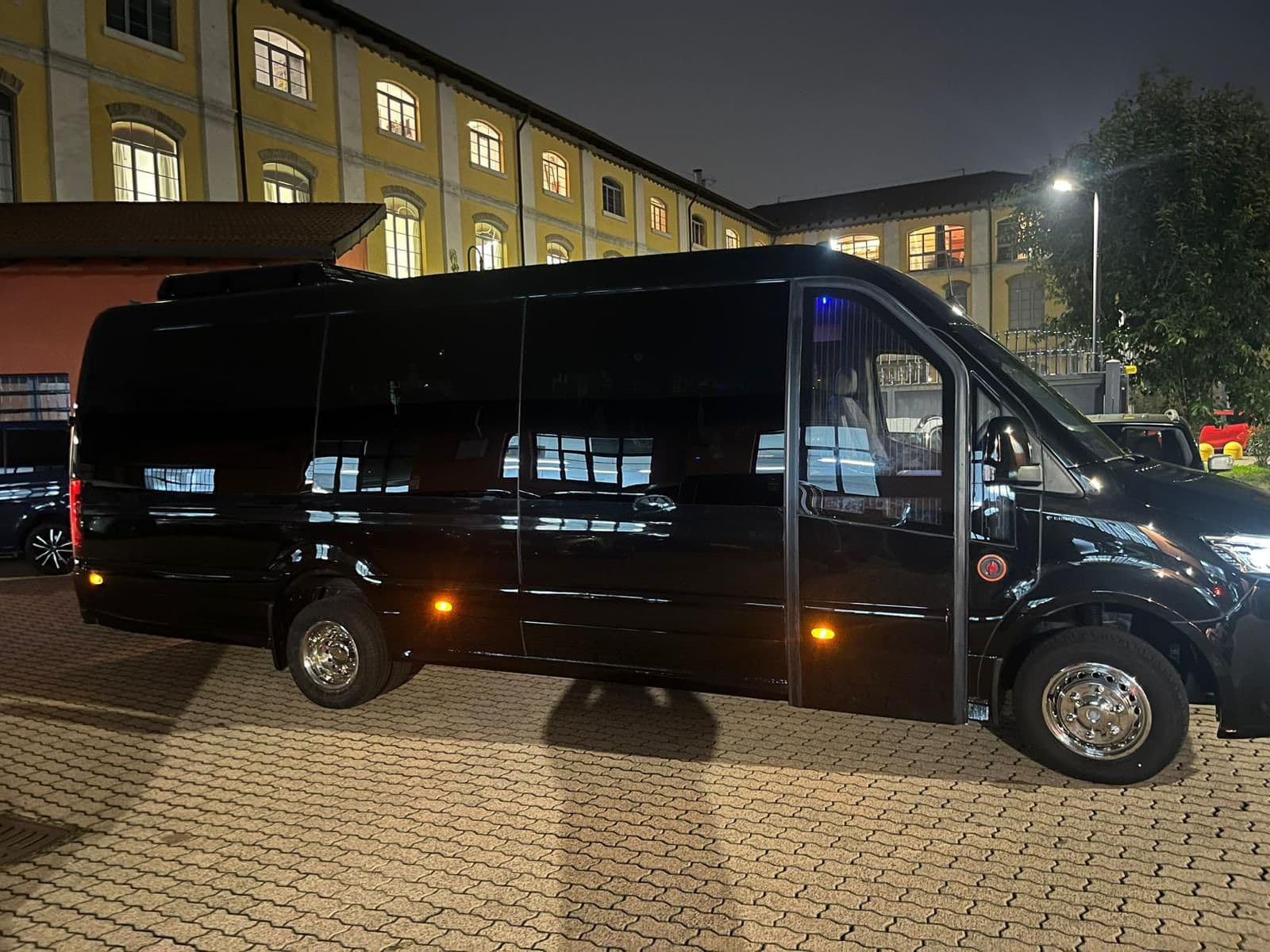 FFGR Paris fleet at night