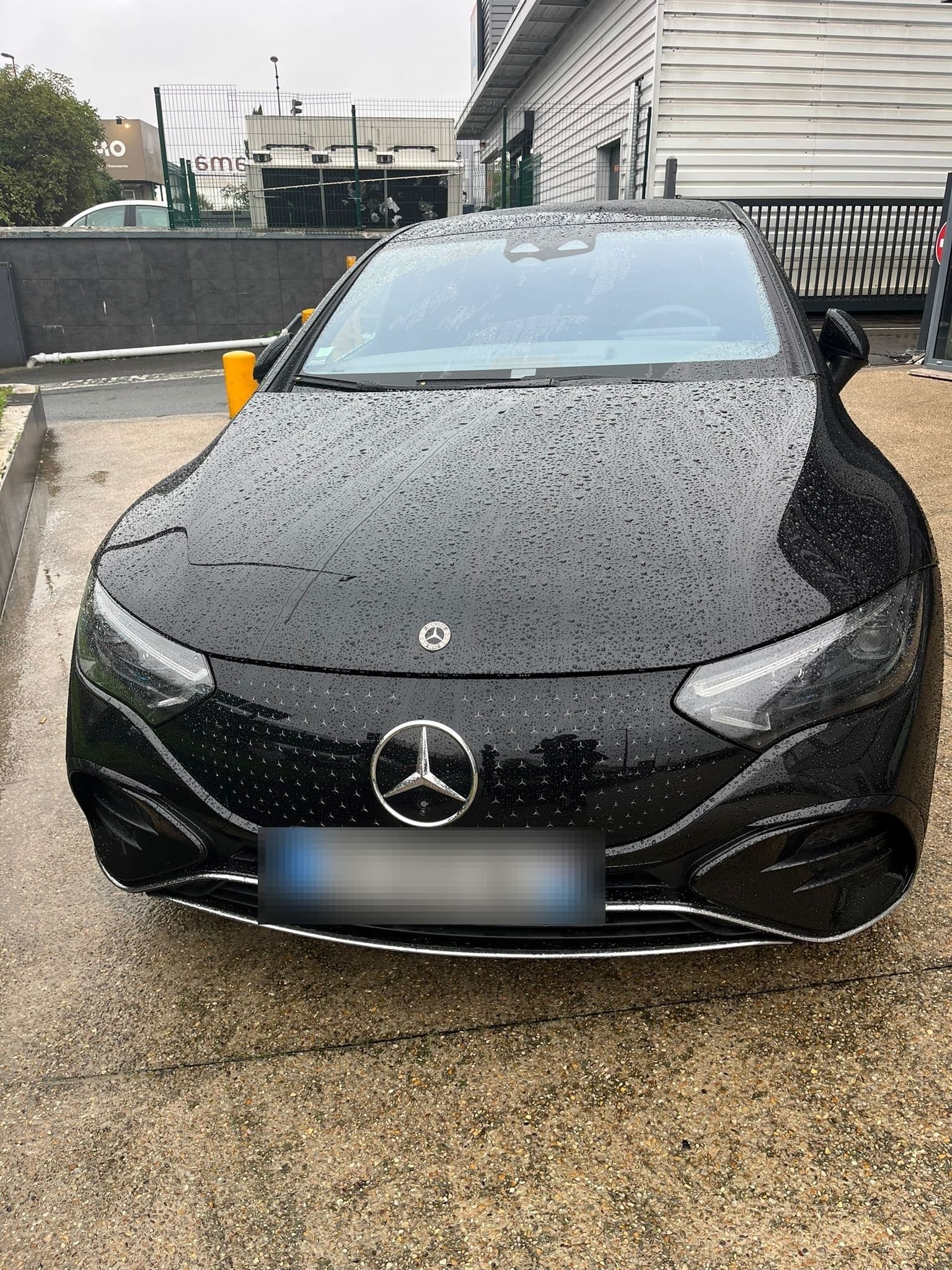 Mercedes EQS: 1