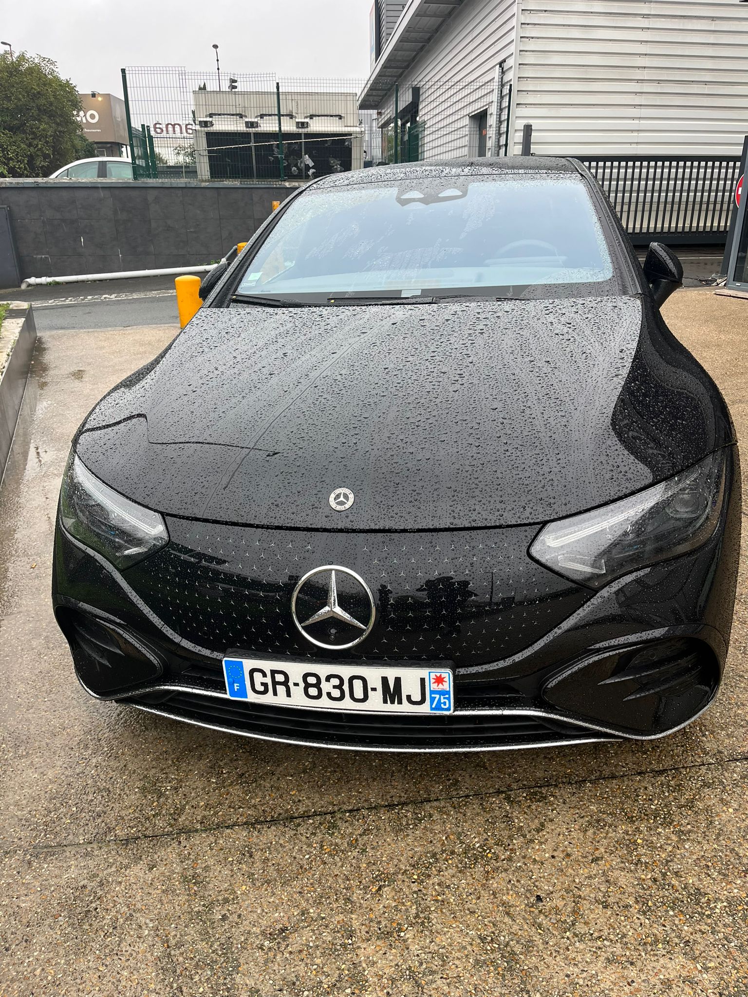 Mercedes EQS