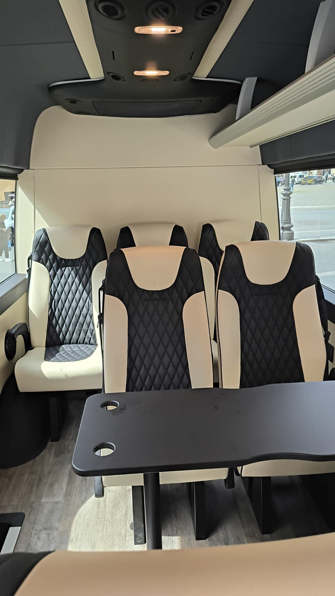 Mercedes Sprinter VIP Lounge — 2