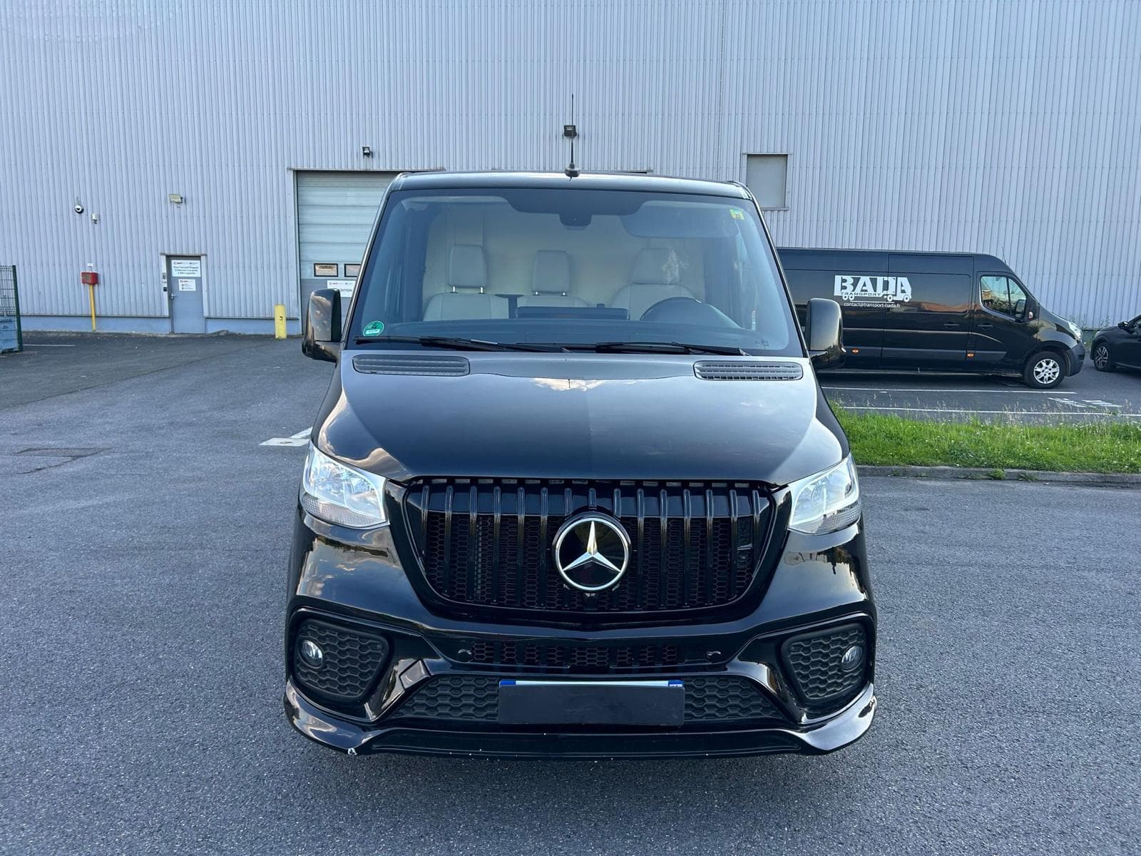 Mercedes Sprinter VIP Lounge — 4