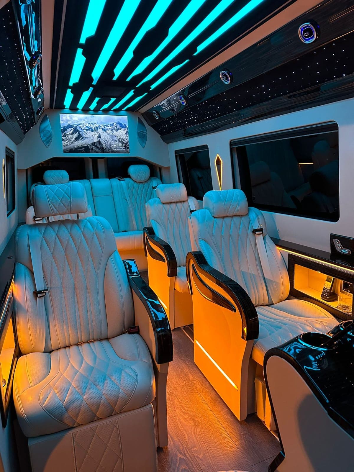 Mercedes Sprinter VIP Lounge — 5