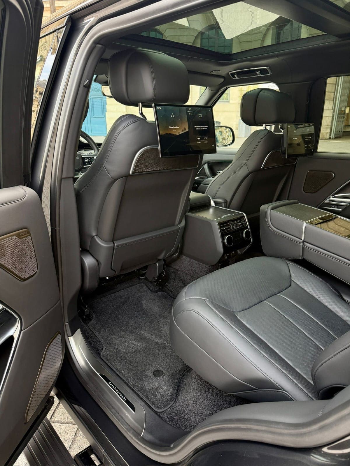 Range Rover — 2