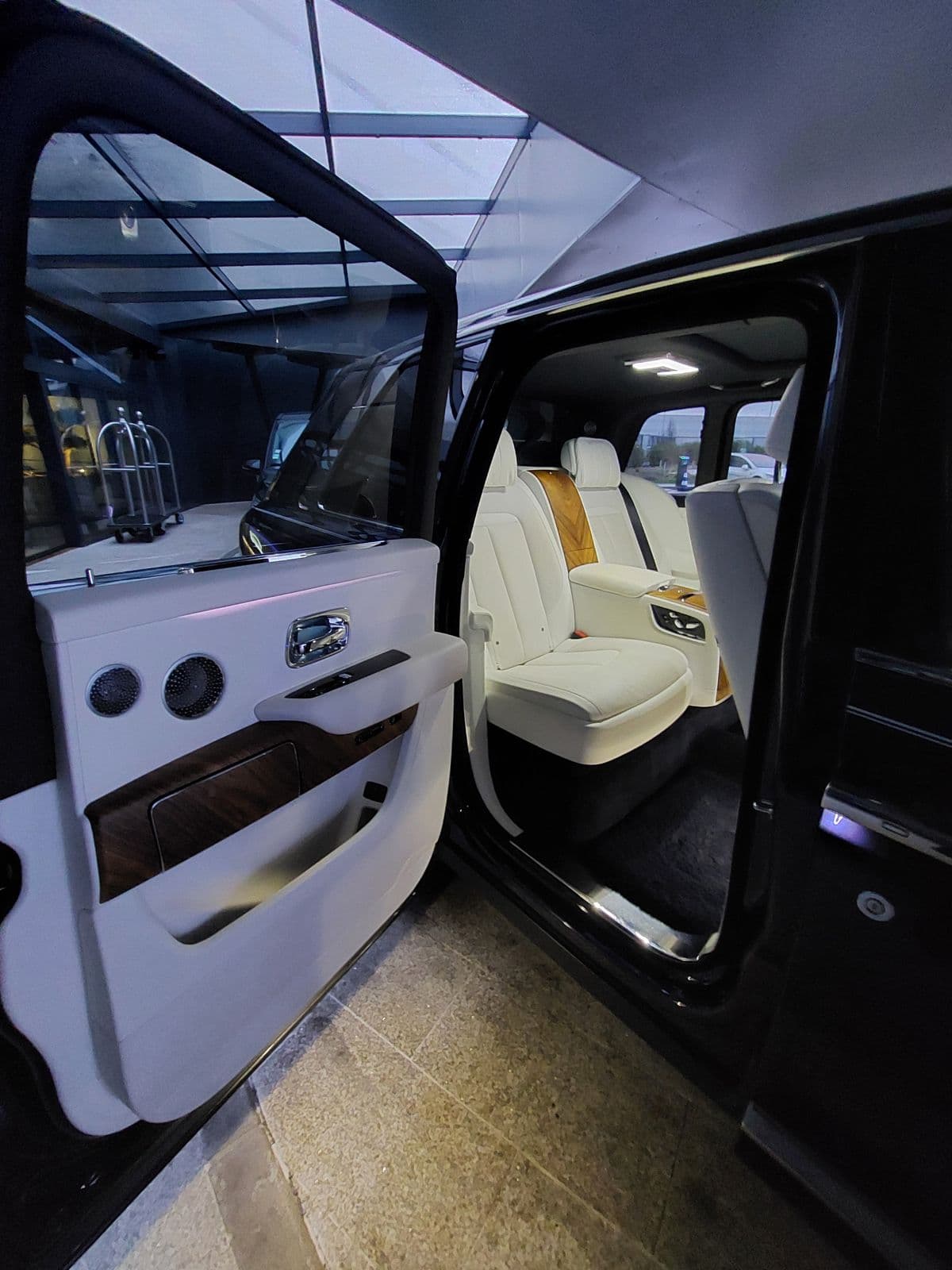 Rolls-Royce Cullinan — 4