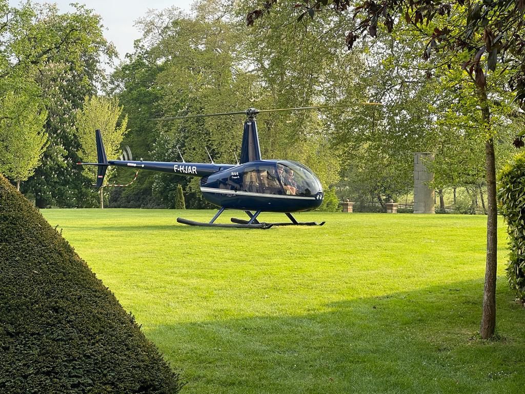 FFGR Paris private helicopter in flight