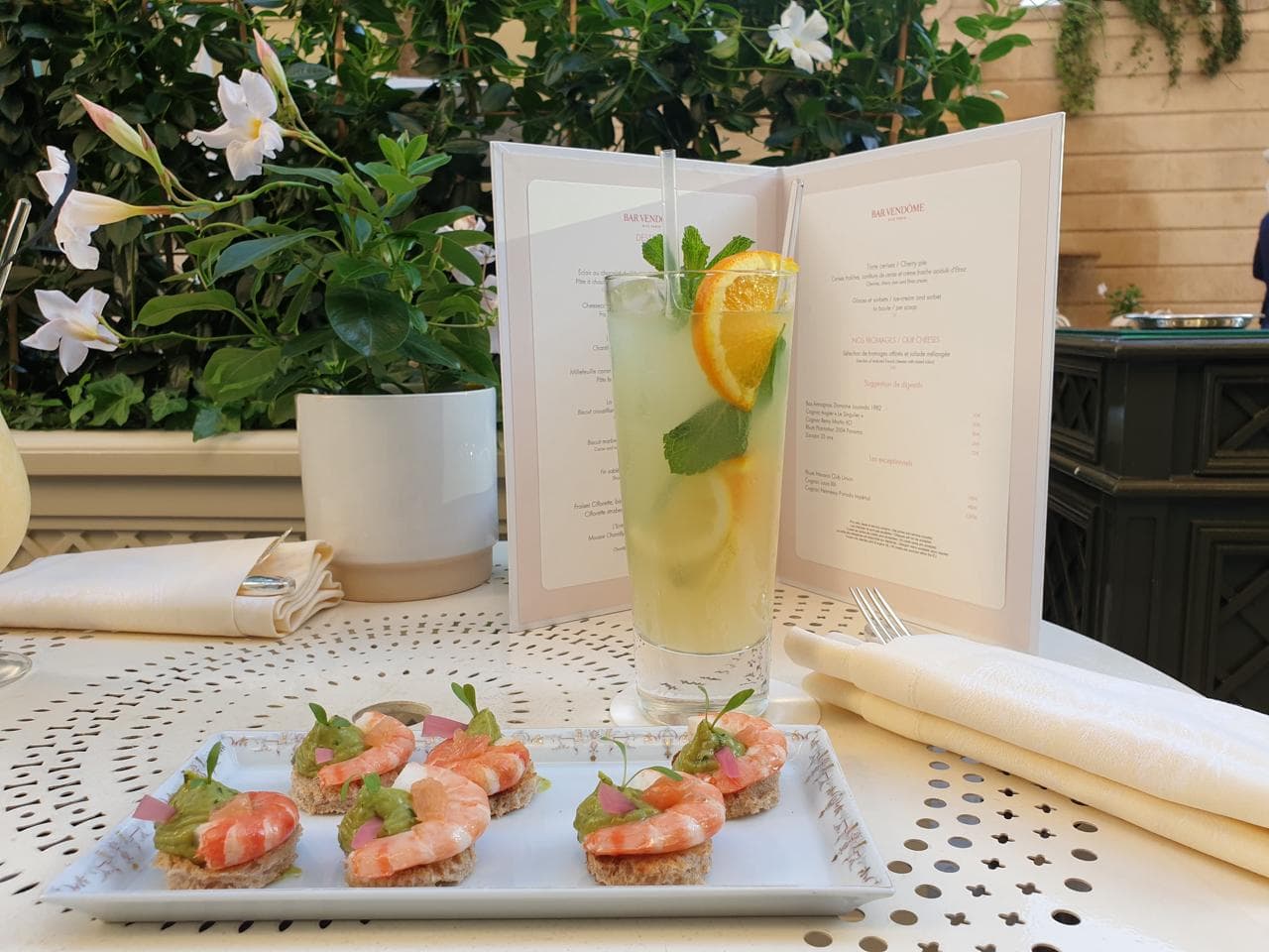 Aperitif and canapés on a Paris terrace, FFGR Paris concierge